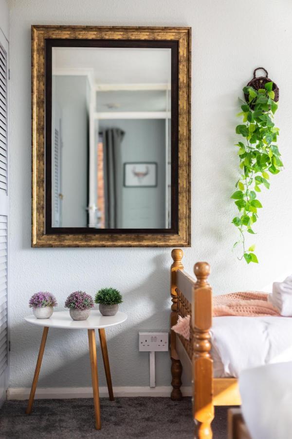 Perfect For Contractors - Canterbury - Free Parking - Ultra Wifi Bagian luar foto