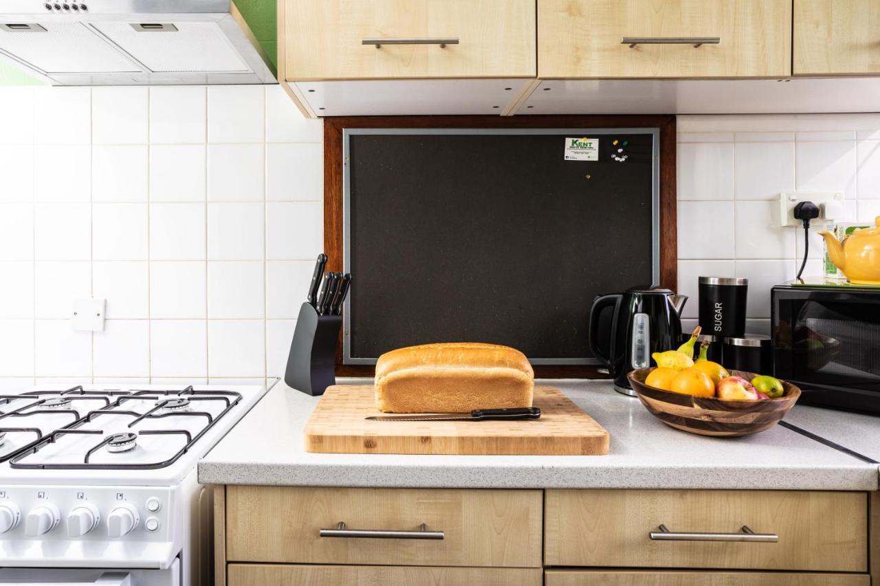 Perfect For Contractors - Canterbury - Free Parking - Ultra Wifi Bagian luar foto