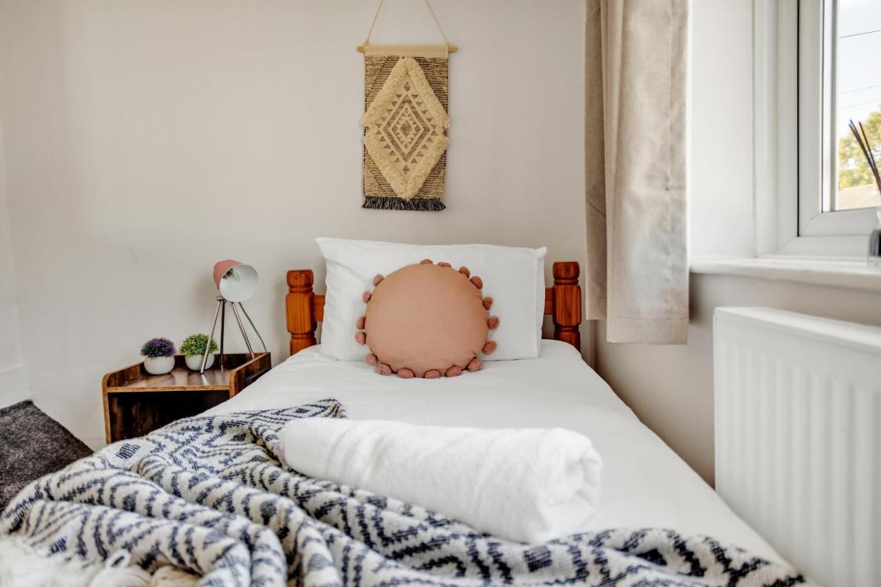 Perfect For Contractors - Canterbury - Free Parking - Ultra Wifi Bagian luar foto